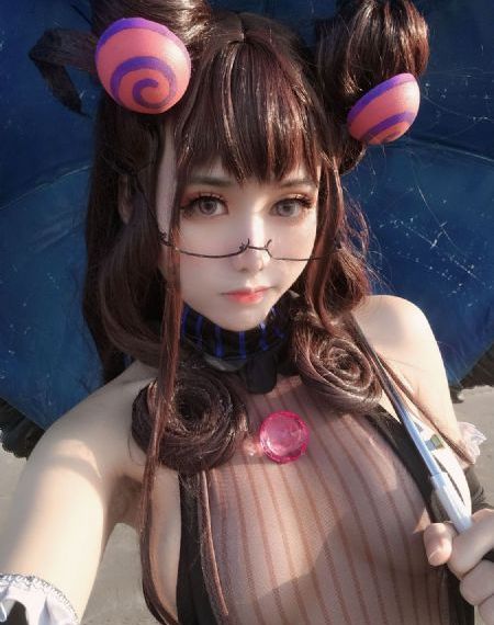 女巨人电影